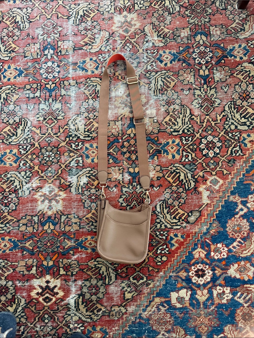 Women’s Crossbody Bag in Taupe - Minimal Leather Shoulder Bag